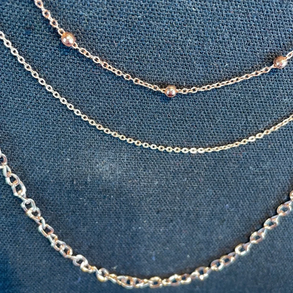 New with tags women’s dainty  Multilayered necklace - Picture 4 of 6